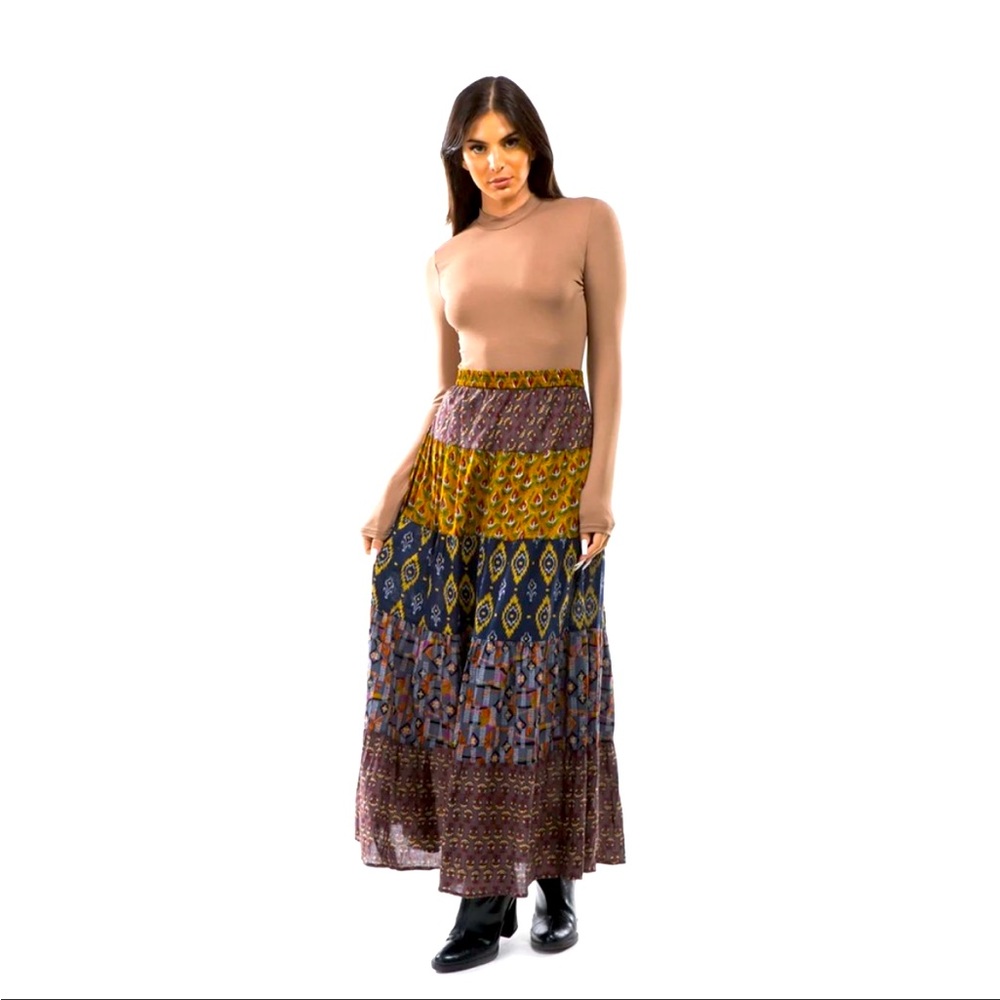 Stone bridge Tribal Print skirt size petite Large